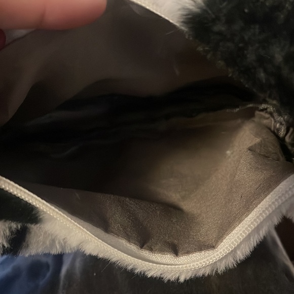 NWOT Y2K fuzzy cow print purse - Picture 3 of 3